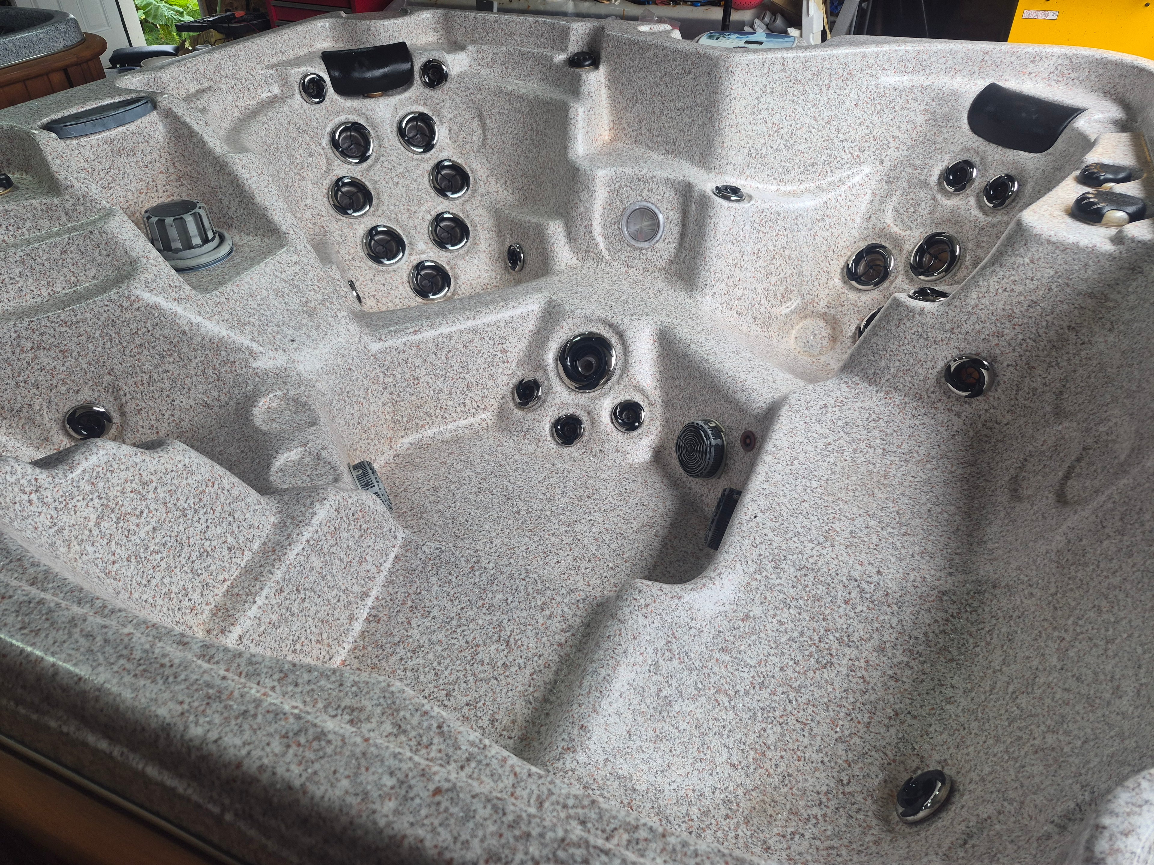 2010 Arctic Spas Summit Signature – Fully Refurbished!