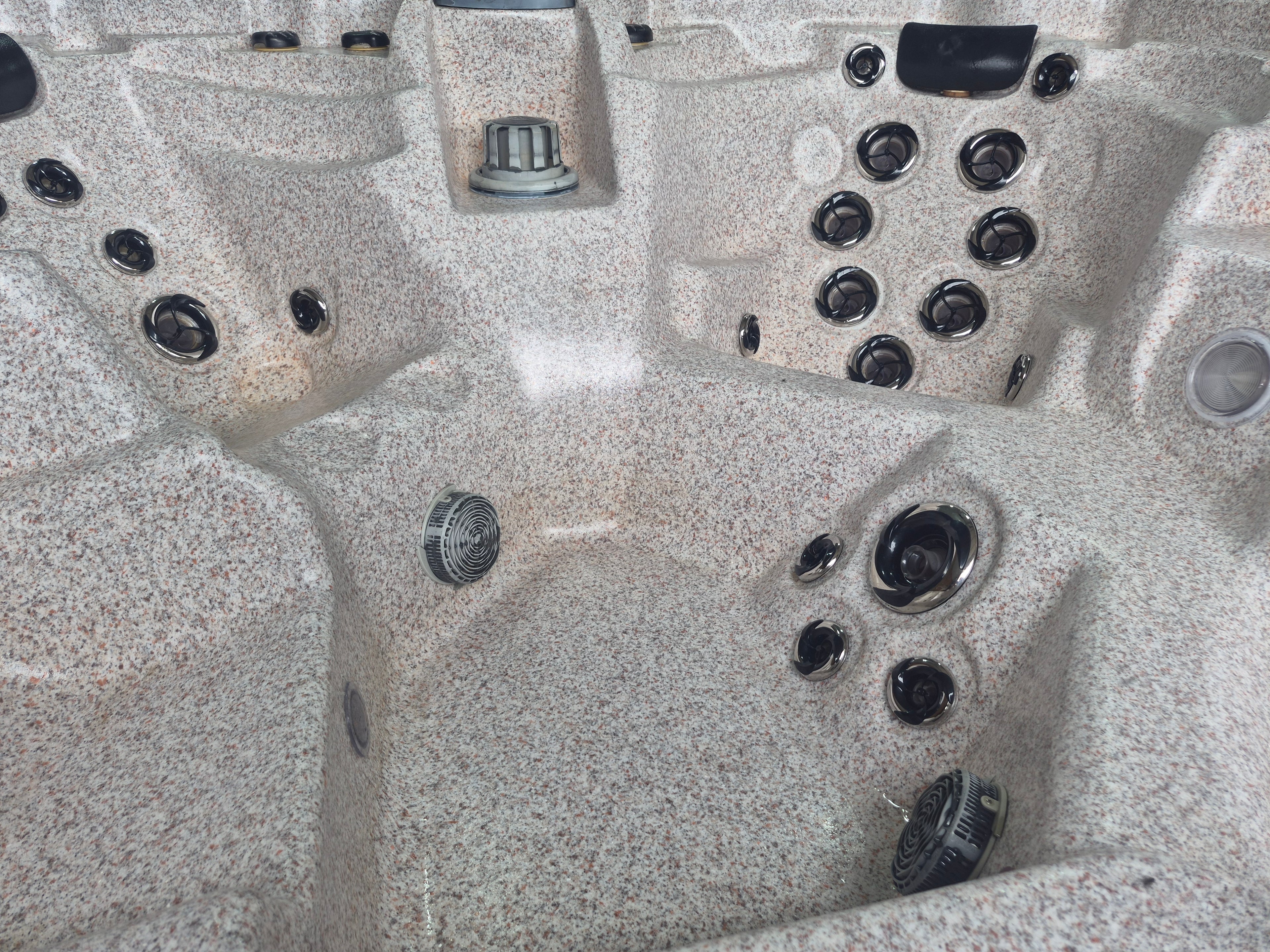 2010 Arctic Spas Summit Signature – Fully Refurbished!