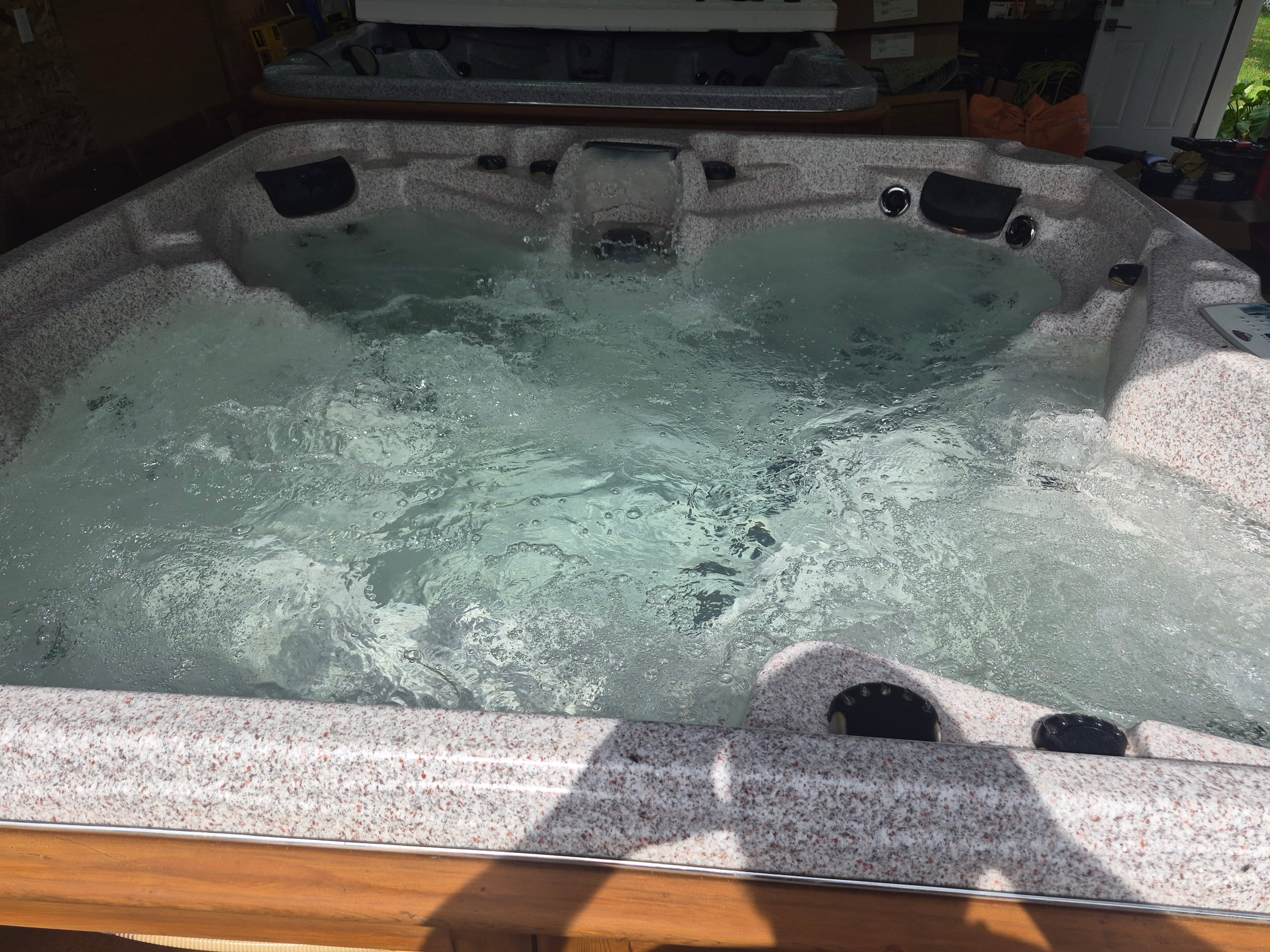 2010 Arctic Spas Summit Signature – Fully Refurbished!