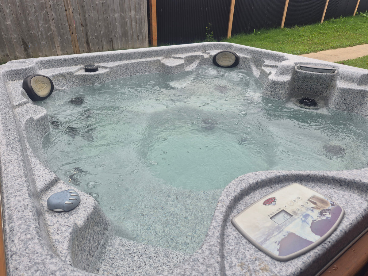 2008 Arctic Spas Yukon Prestige – Fully Refurbished!