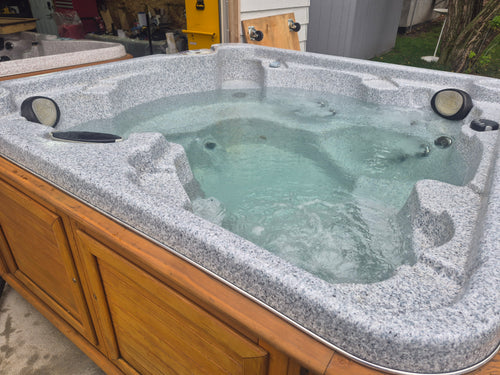 2008 Arctic Spas Yukon Prestige – Fully Refurbished!