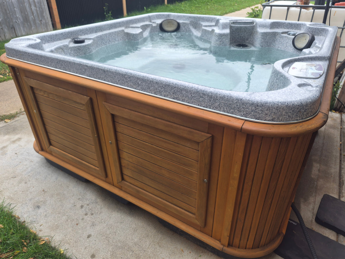 2008 Arctic Spas Yukon Prestige – Fully Refurbished!